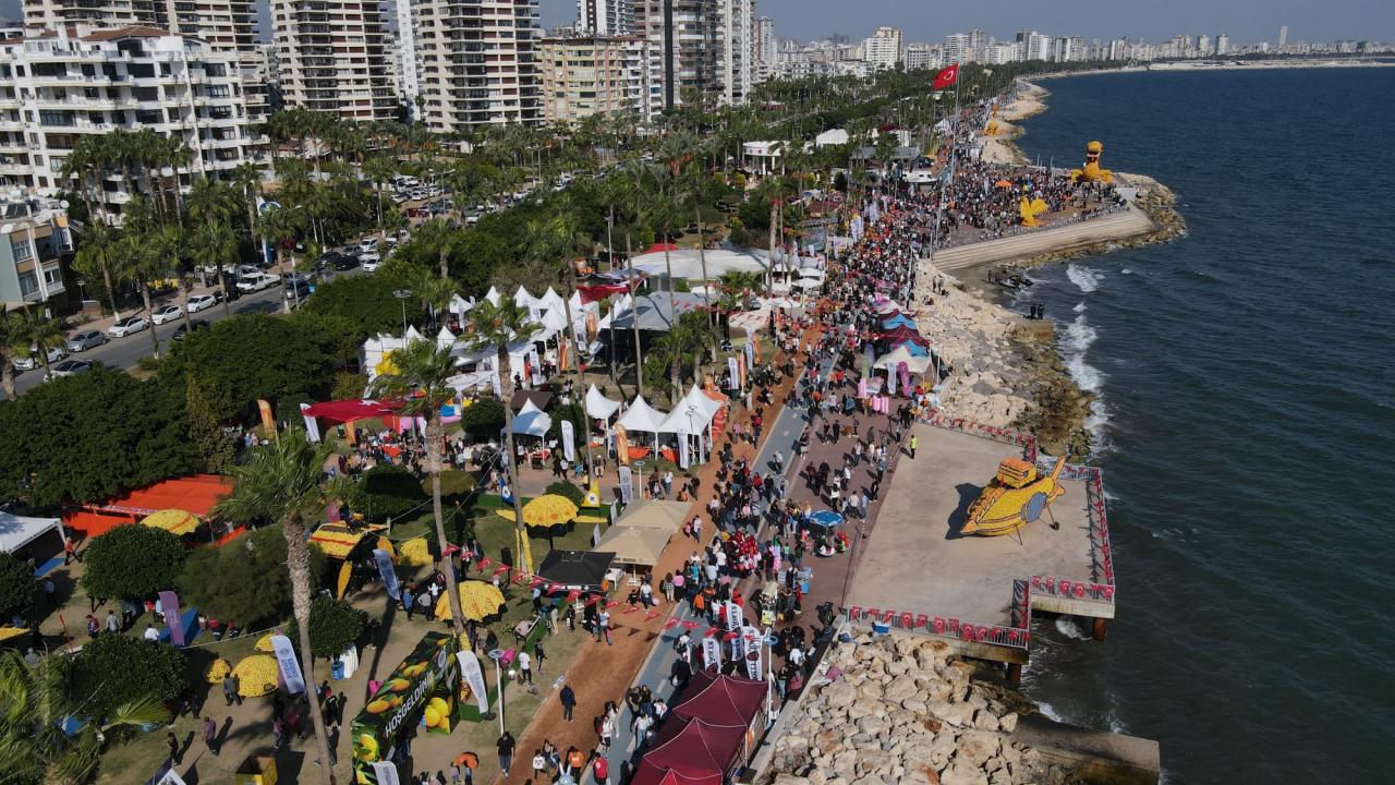 Yenişehir Belediyesi festivalde binlerce ziyaretçiyi ağırladı