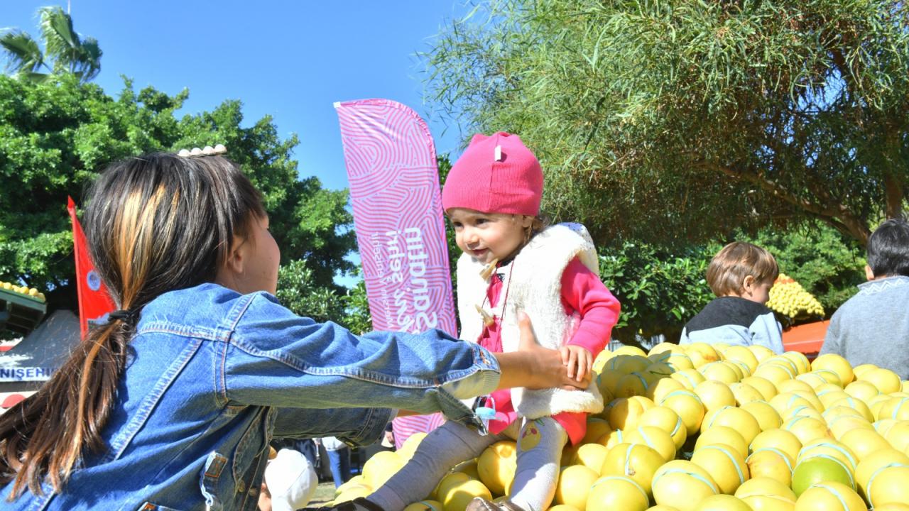 Yenişehir Belediyesi festivalde binlerce ziyaretçiyi ağırladı