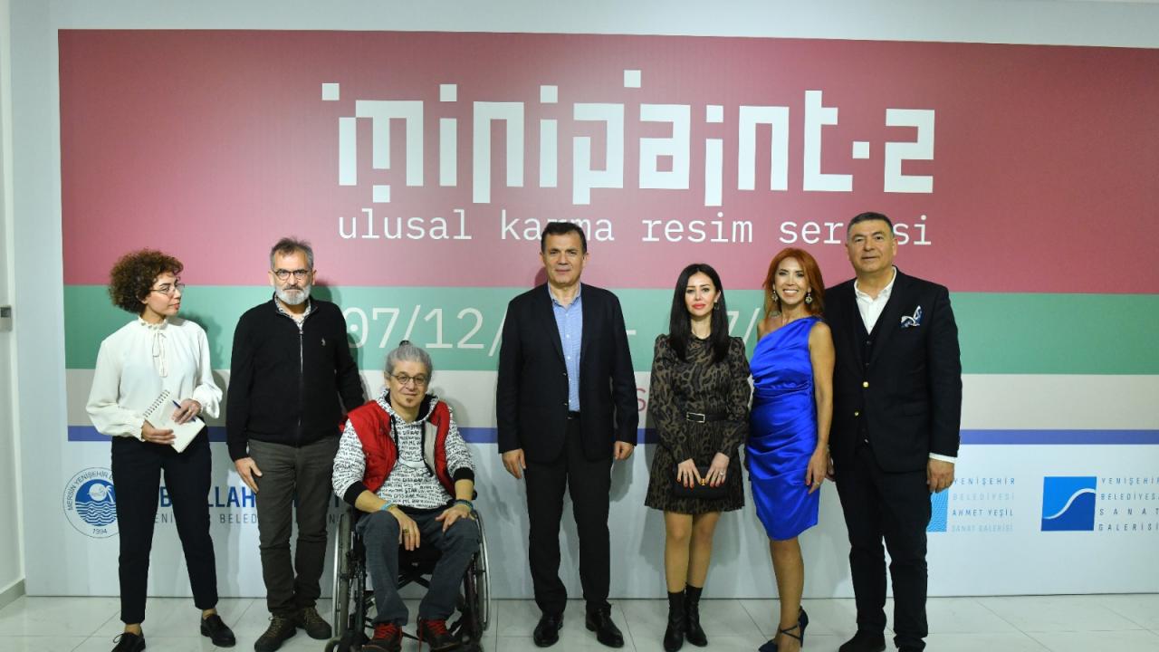 Yenişehir Belediyesi Ahmet Yeşil Sanat Galerisi ve Yenişehir Belediyesi Sanat Galerisi’nde yılın son sergisi olan “minipaint-2”ulusal karma resim sergisi yoğun katılımla açıldı. “Yeni Yılda Yine Galerideyiz” mottosuyla açılan sergide Türkiye’nin farklı illerinden 74 sanatçının toplam 296 eseri bulunuyor. Sergi açılışında konuşan Mersin Yenişehir Belediye Başkanı Abdullah Özyiğit “Mersin’i sanatla buluşturmaya devam edeceğiz, bu kent her alanda gelişmeli ve biz de bunun için elimizden geleni yapacağız” şekli