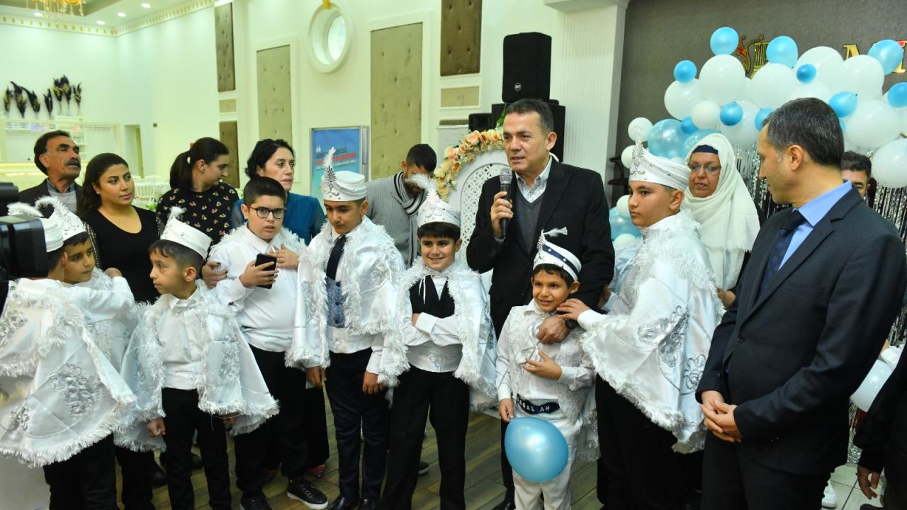 Başkan Özyiğit, özel çocukları sünnet düğünlerinde de yalnız bırakmadı 