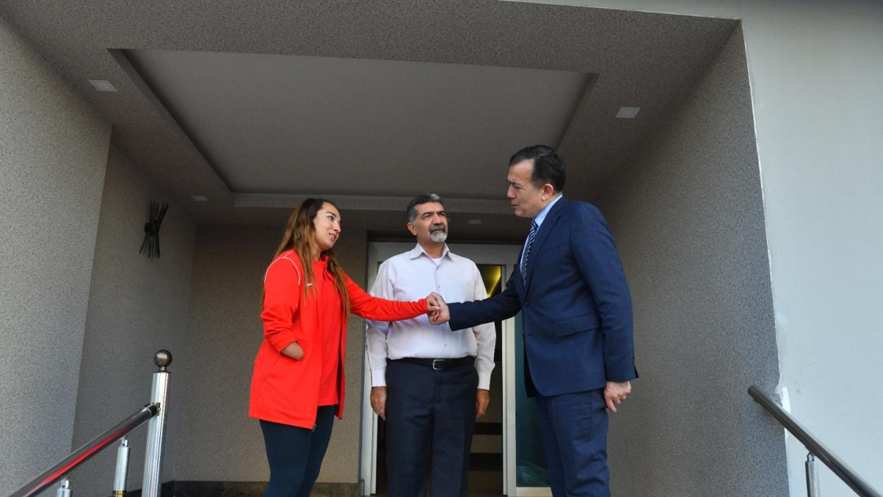 Başkan Özyiğit’ten Miray Ulaş’a tebrik ziyareti 