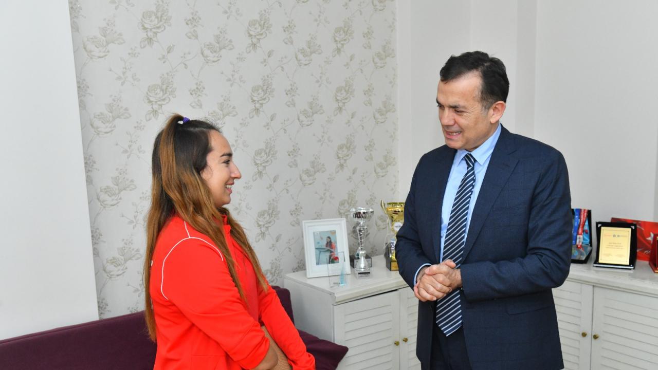 Başkan Özyiğit’ten Miray Ulaş’a tebrik ziyareti 