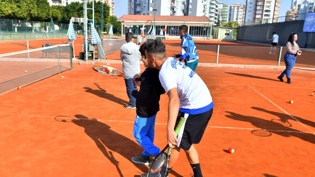 Yenişehir Belediyesi özel çocukları yalnız bırakmıyor 