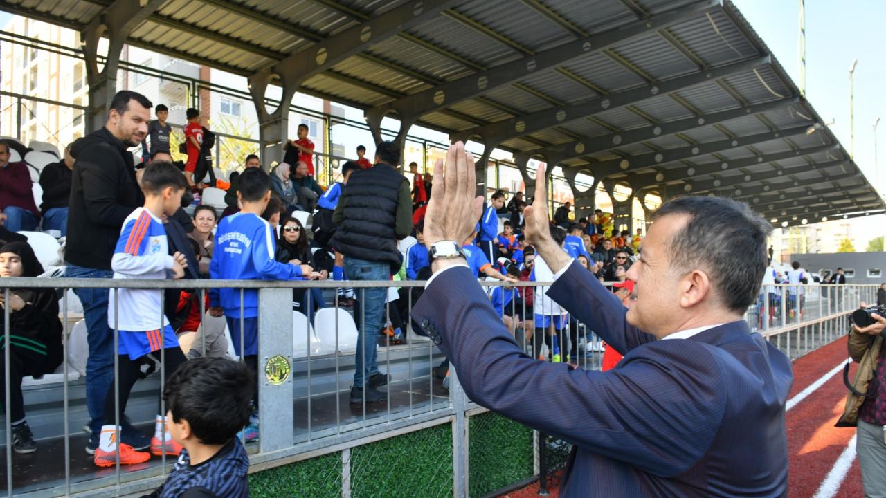 Yenişehir Belediyesi Geleneksel U12 Futbol Turnuvası başladı 