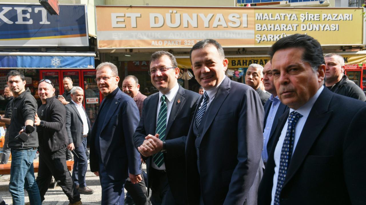 Ekrem İmamoğlu, Yenişehir’de Alanya Sokağı esnafını ziyaret etti