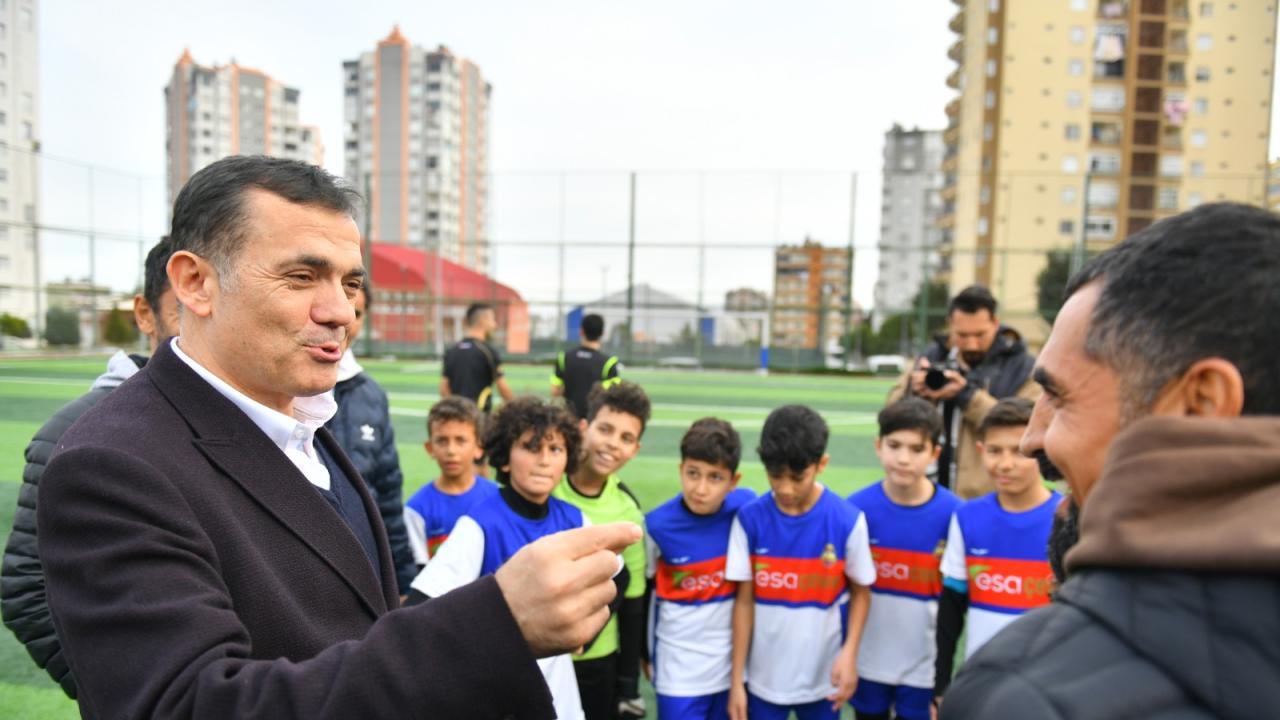 Yenişehir Belediyesi çocukları yeşil sahalarda buluşturdu