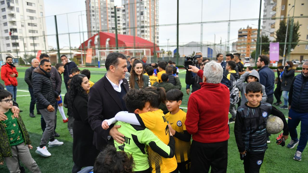 Yenişehir Belediyesi çocukları yeşil sahalarda buluşturdu