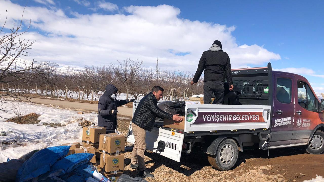 Yenişehir Belediyesi Malatya’daki köylere yardım malzemesi ulaştırıyor