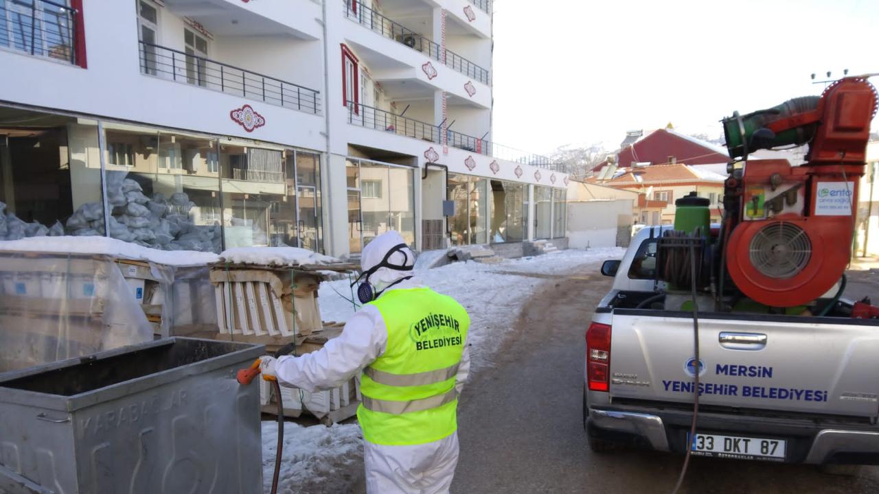 Yenişehir Belediyesi dezenfeksiyon ekipleri afet bölgesinde