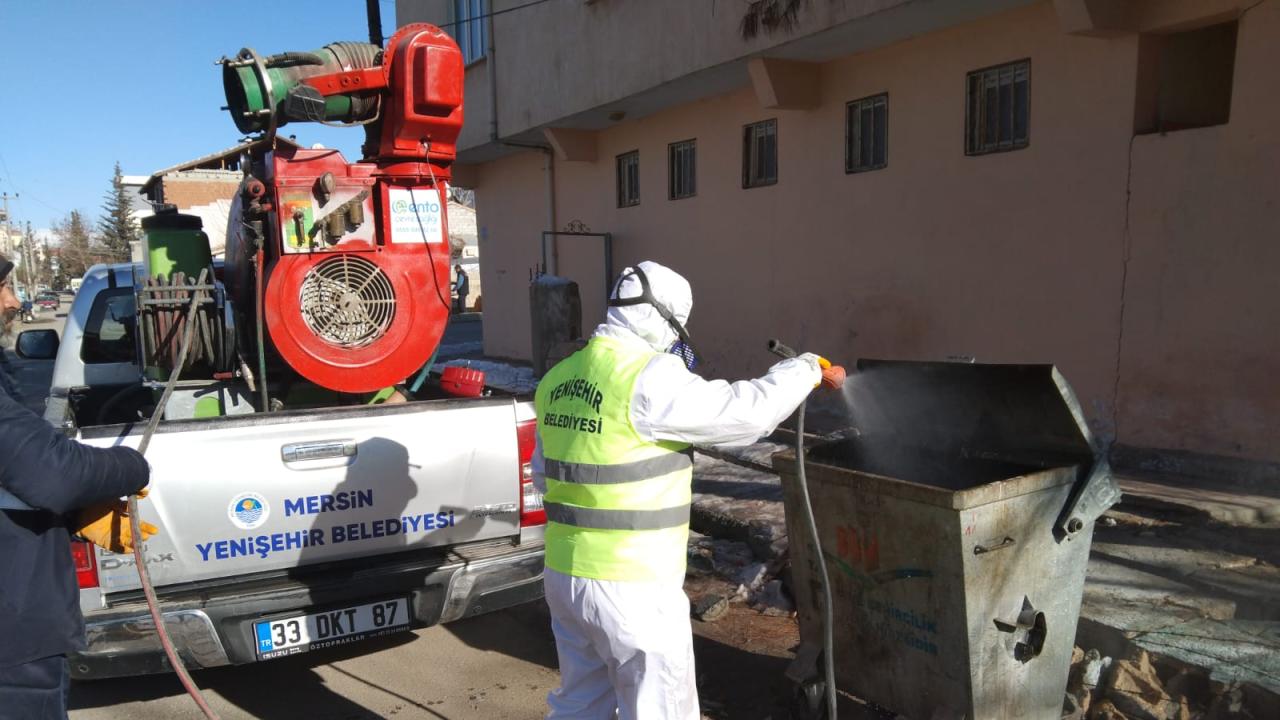 Yenişehir Belediyesi dezenfeksiyon ekipleri afet bölgesinde