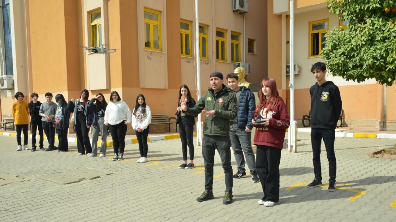 Yenişehir Belediyesinden lise öğrencilerine drone eğitimi