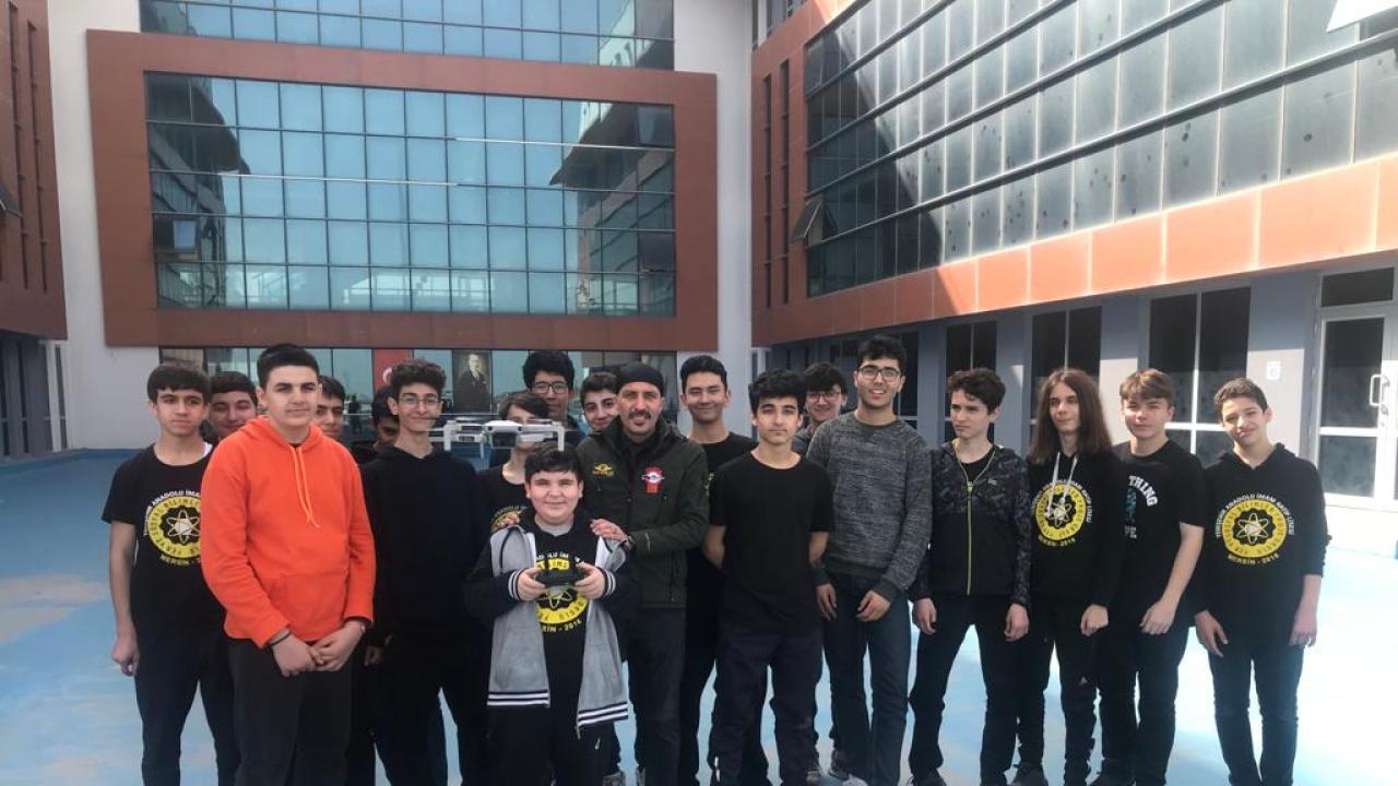 Yenişehir Belediyesinden lise öğrencilerine drone eğitimi