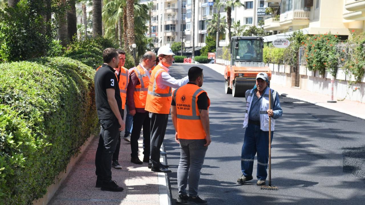 Yenişehir Belediyesi yol yapım ve onarım çalışmalarını sürdürüyor