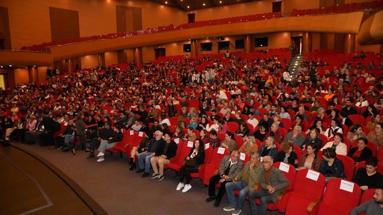 Uğur Mumcu tiyatro oyunuyla Yenişehir’de anıldı