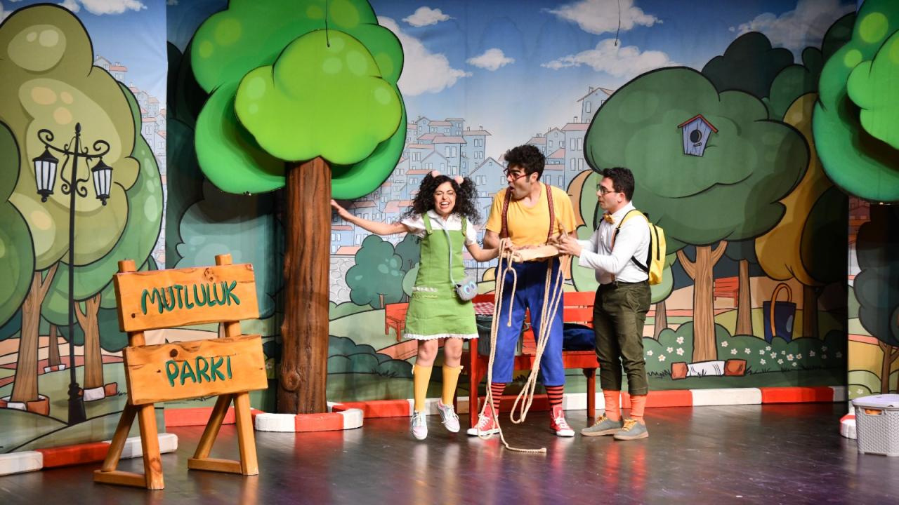 Yenişehir Belediyesinden depremzede çocuklara özel tiyatro oyunu