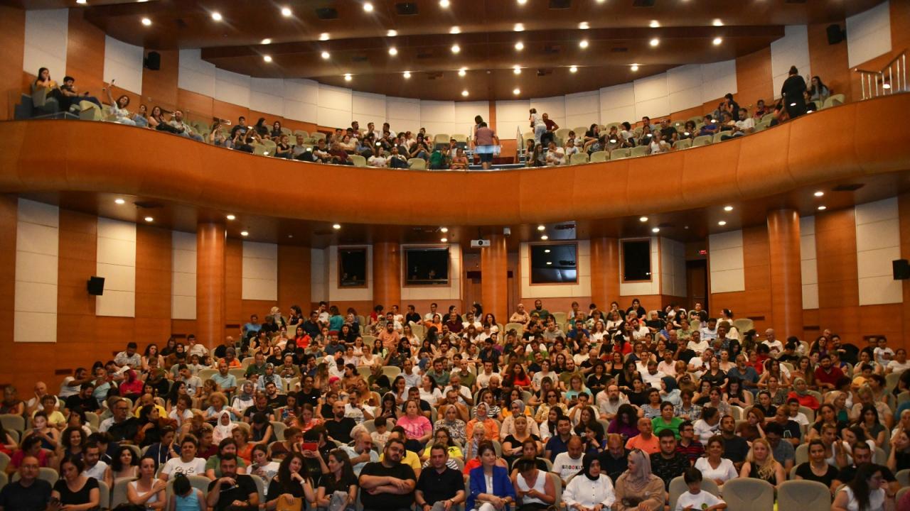 Yenişehir Belediyesi Mersinlileri sanatla buluşturuyor