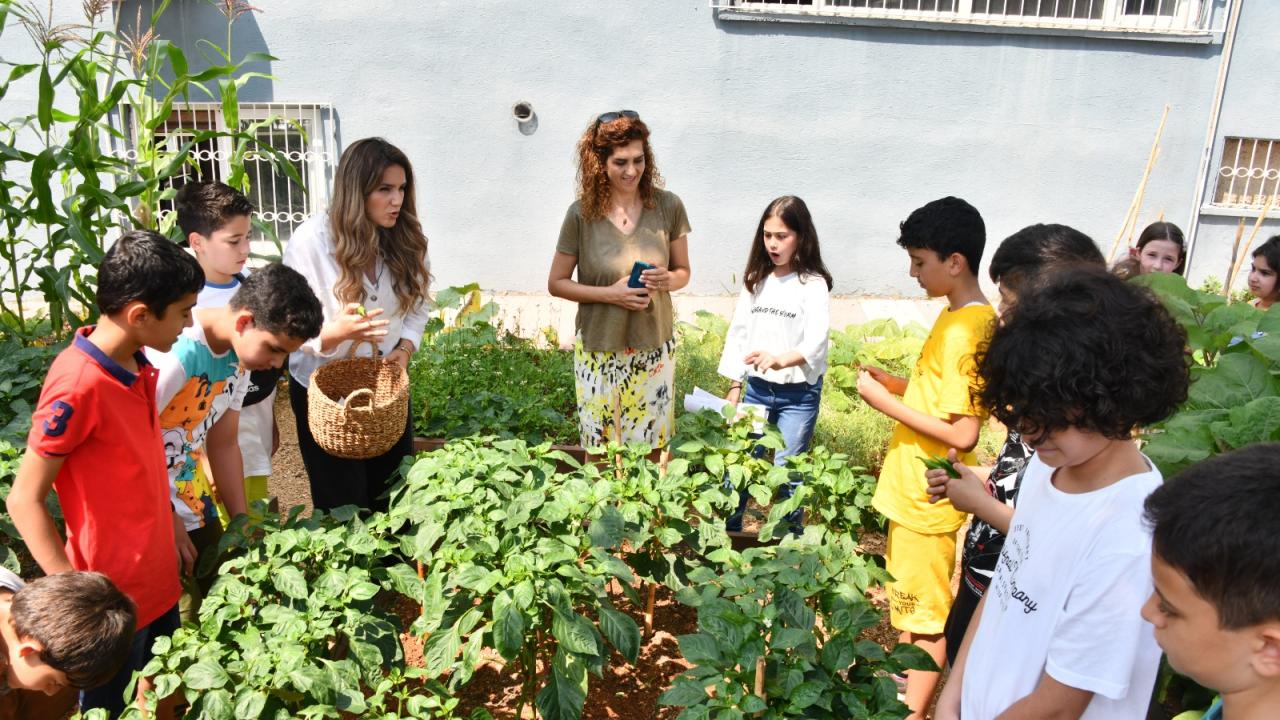 Yenişehir Belediyesi ata tohumlarını çocuklarla geleceğe taşıyor 