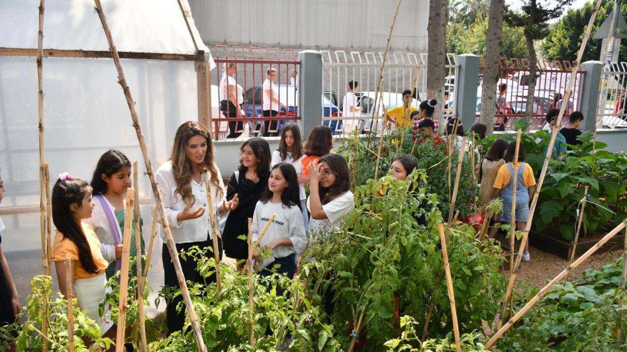 Yenişehir Belediyesi ata tohumlarını çocuklarla geleceğe taşıyor 