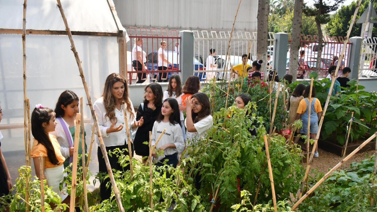 Yenişehir Belediyesi ata tohumlarını çocuklarla geleceğe taşıyor 