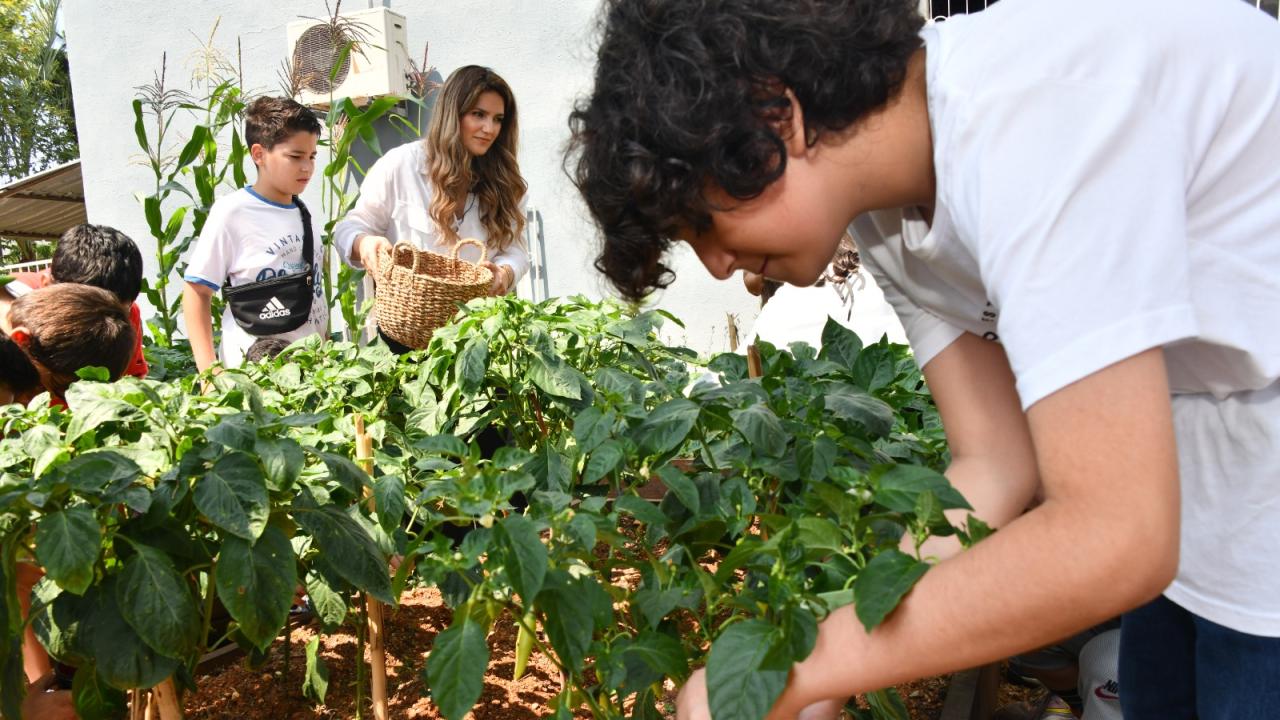 Yenişehir Belediyesi ata tohumlarını çocuklarla geleceğe taşıyor 