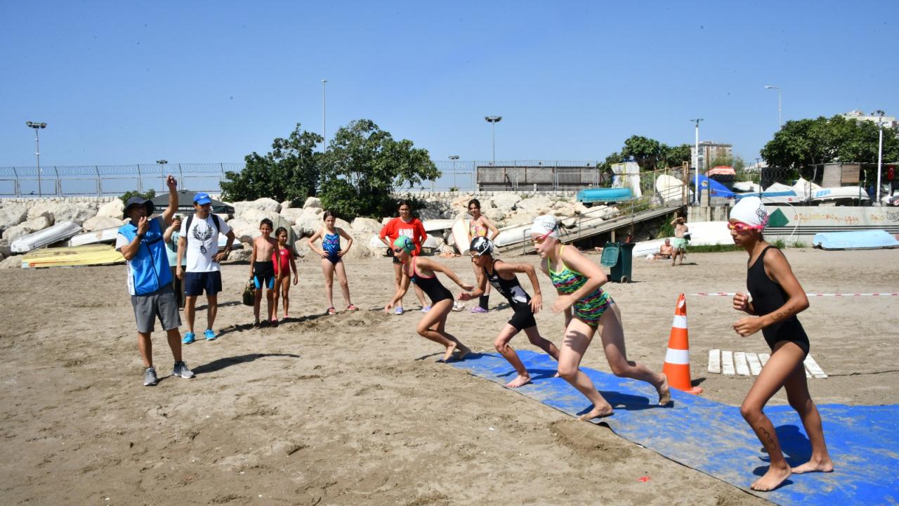 Aquatlon yarışlarında 64 sporcunun 45’i Yenişehir Belediyesi adına yarıştı