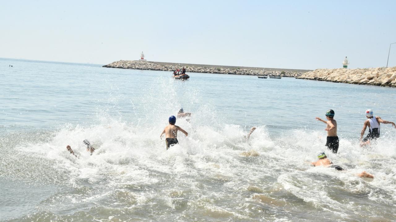 Aquatlon yarışlarında 64 sporcunun 45’i Yenişehir Belediyesi adına yarıştı