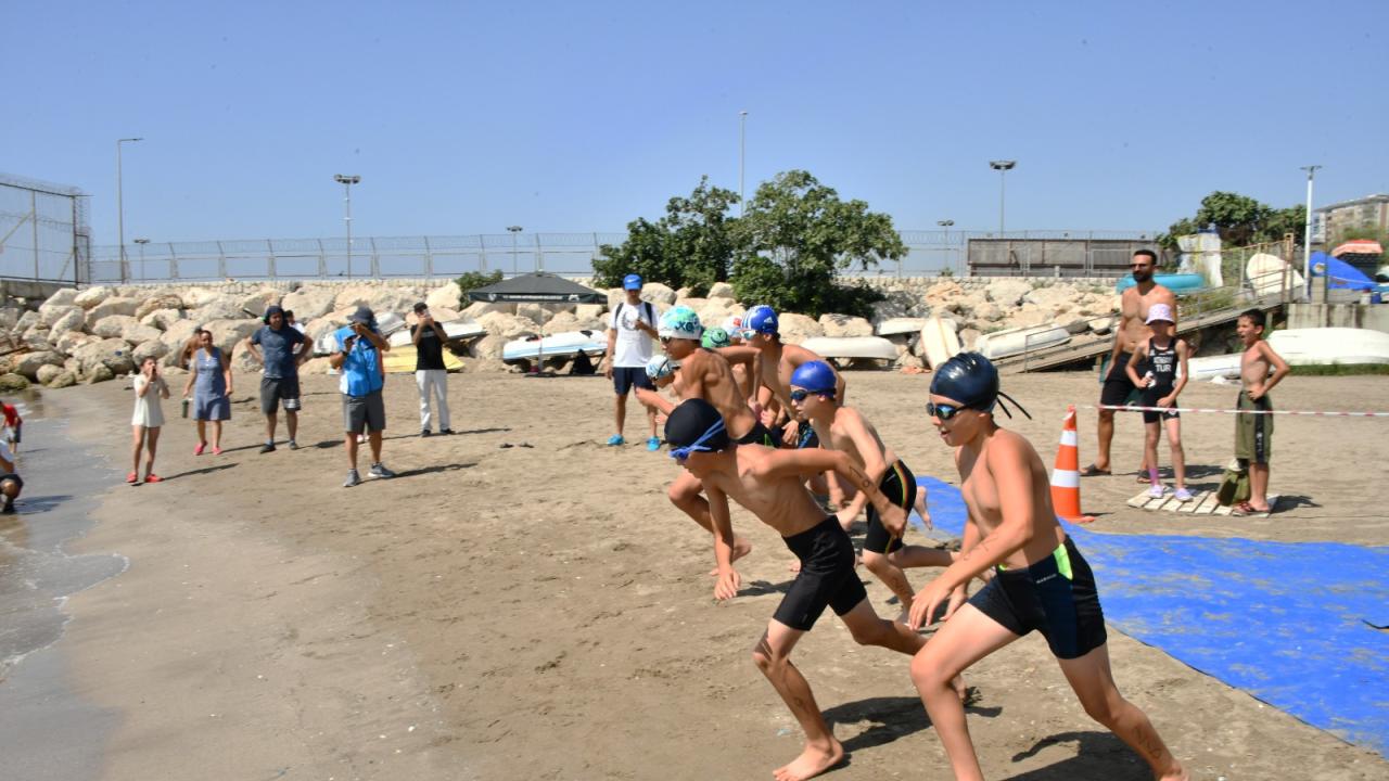 Aquatlon yarışlarında 64 sporcunun 45’i Yenişehir Belediyesi adına yarıştı