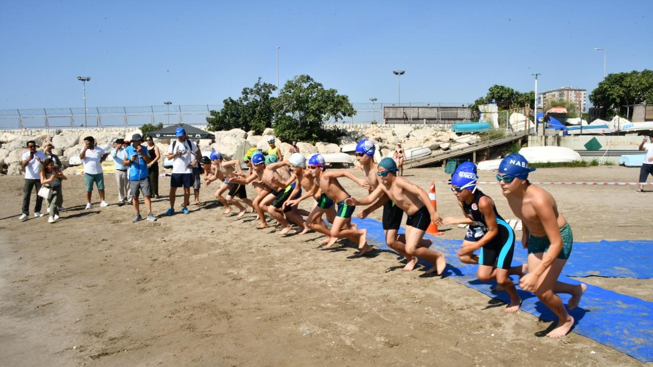 Aquatlon yarışlarında 64 sporcunun 45’i Yenişehir Belediyesi adına yarıştı