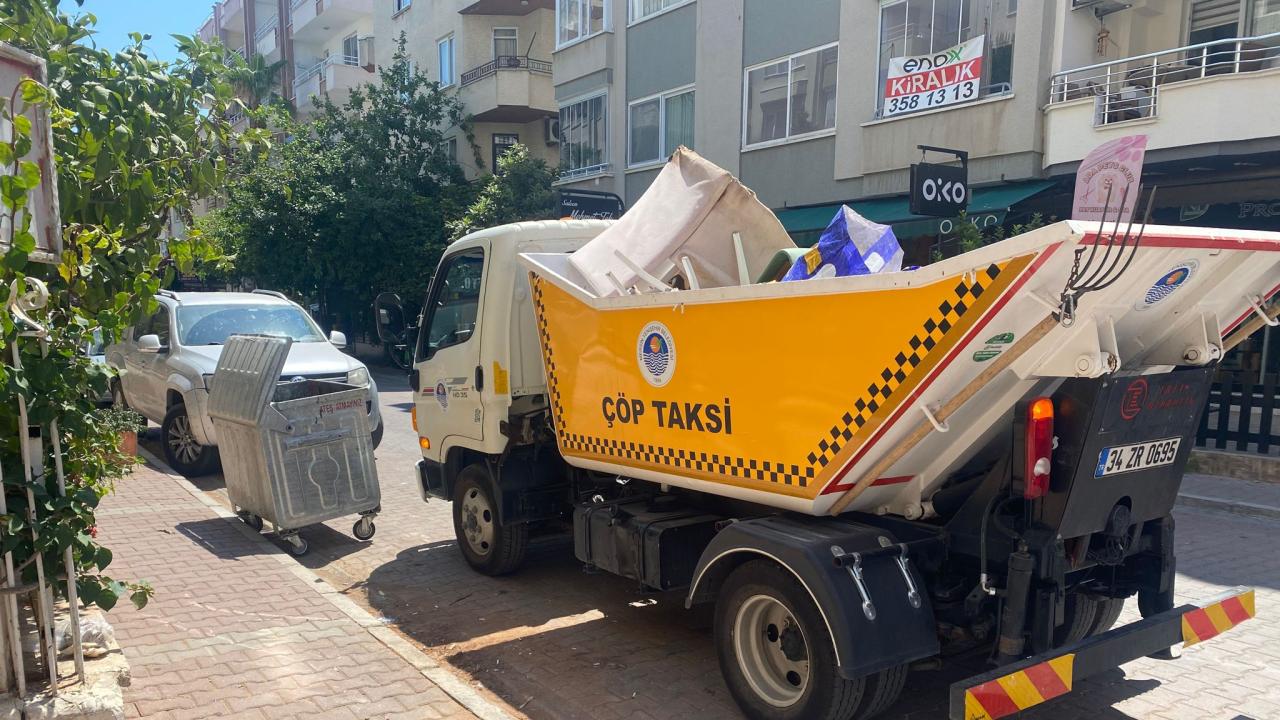 Yenişehir Belediyesi kent genelinde temizlik çalışmalarını sürdürüyor