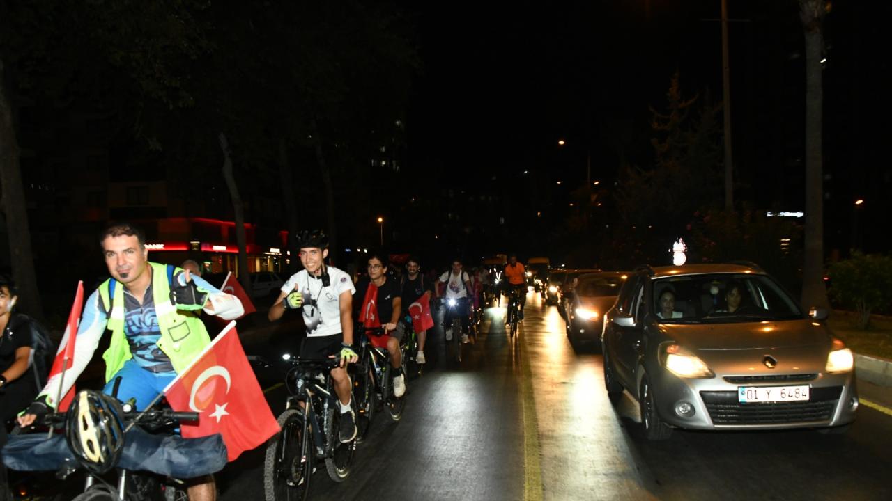 Yenişehir Belediyesi zaferin coşkusunu sokaklara taşıdı