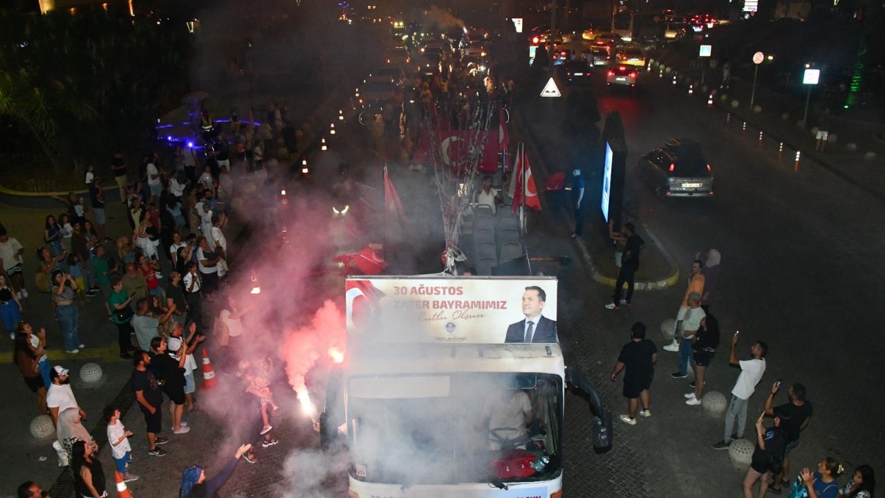 Yenişehir Belediyesi zaferin coşkusunu sokaklara taşıdı