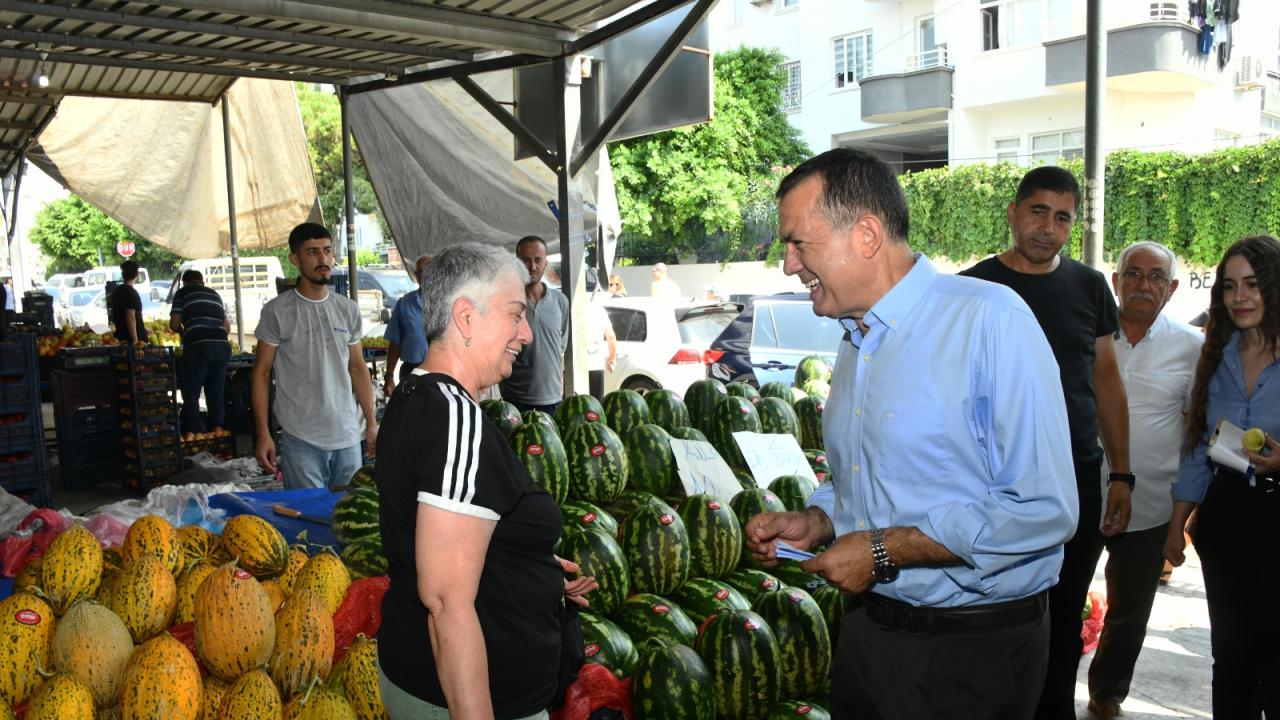 Başkan Abdullah Özyiğit, pazarcı esnafı ve vatandaşlarla buluştu