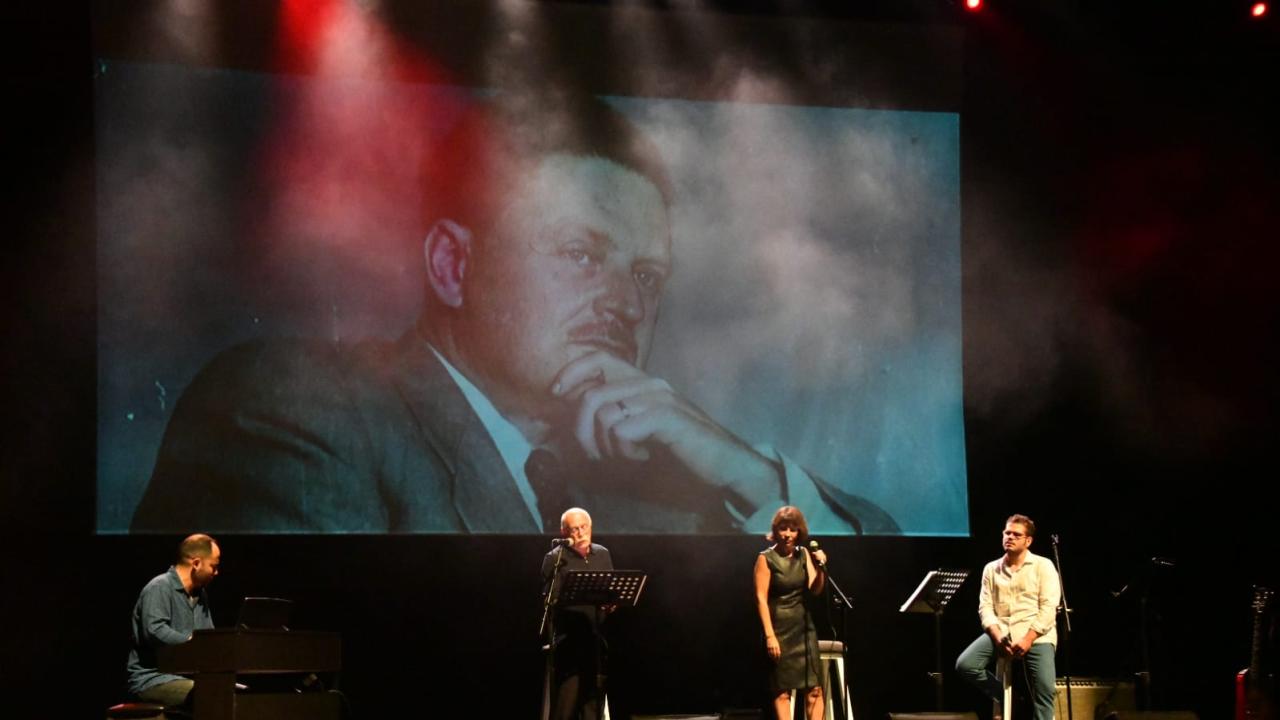 Nâzım Hikmet, 60. ölüm yıl dönümünde caz şarkılarıyla anıldı