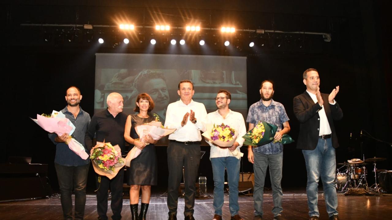 Nâzım Hikmet, 60. ölüm yıl dönümünde caz şarkılarıyla anıldı