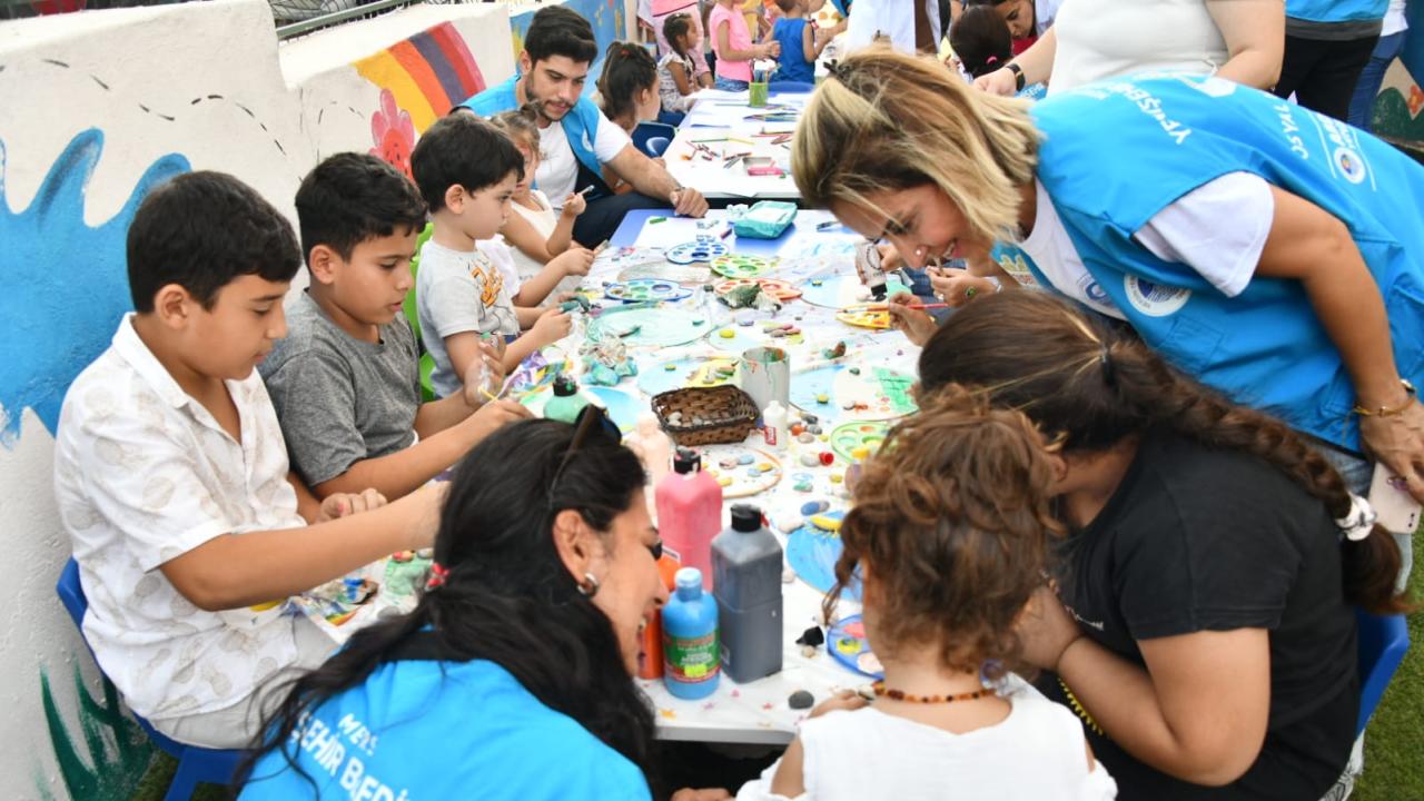 Yenişehir Belediyesi depremzedelerle dayanışma ruhunu canlı tutuyor