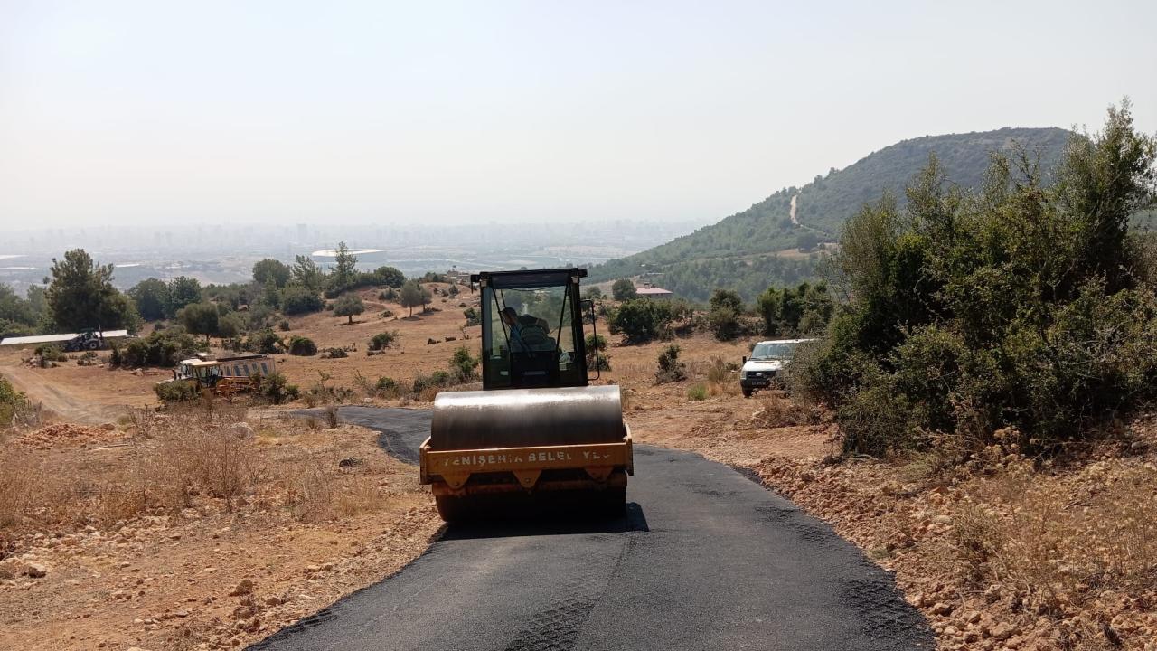 Yenişehir Belediyesiyle kırsal mahallelerin de yol sorununu çözüyor