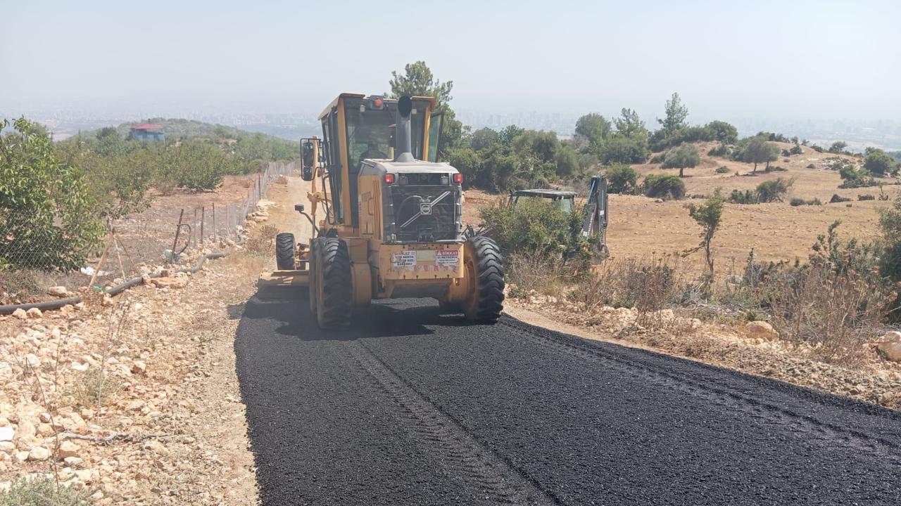 Yenişehir Belediyesiyle kırsal mahallelerin de yol sorununu çözüyor