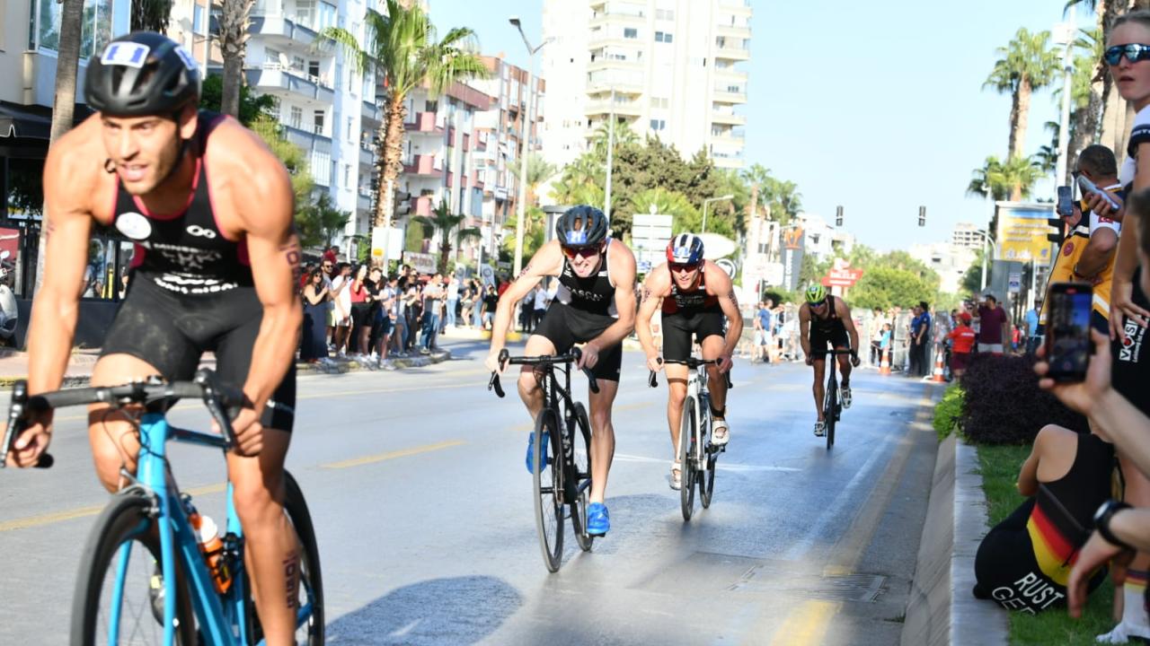 25 ülkeden 280 sporcu Yenişehir Avrupa Triatlon Kupası’nda mücadele etti