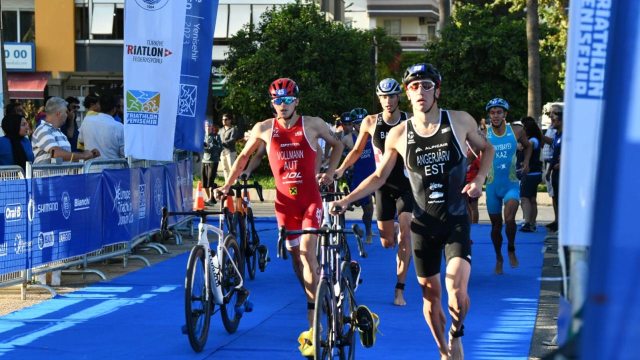 25 ülkeden 280 sporcu Yenişehir Avrupa Triatlon Kupası’nda mücadele etti