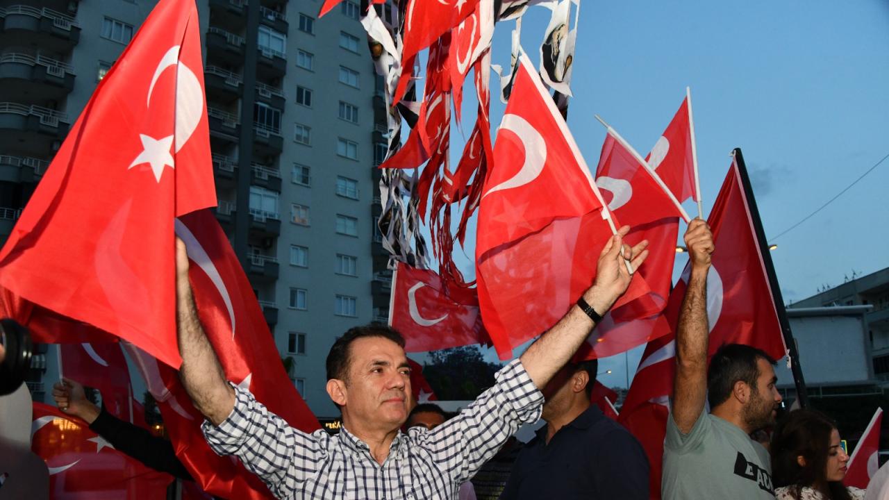 Başkan Abdullah Özyiğit, Cumhuriyetin 100. yılını kutladı