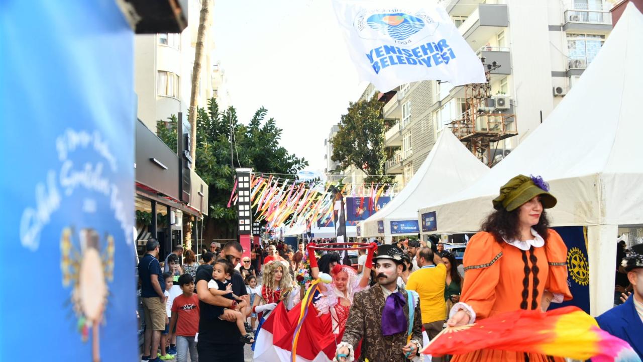 Mersinliler 5. Mersin Kushimoto Sokağı Sokak Sanatçıları Festivali’ne yoğun ilgi gösterdi