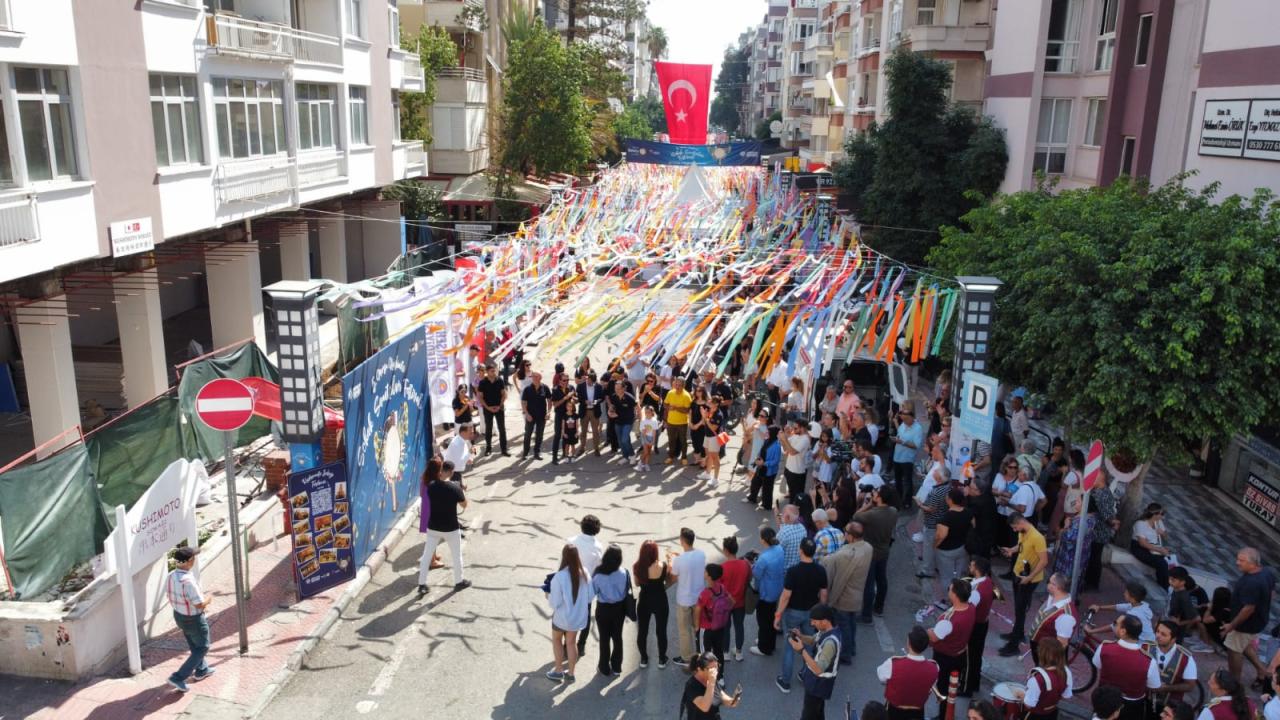 Mersinliler 5. Mersin Kushimoto Sokağı Sokak Sanatçıları Festivali’ne yoğun ilgi gösterdi