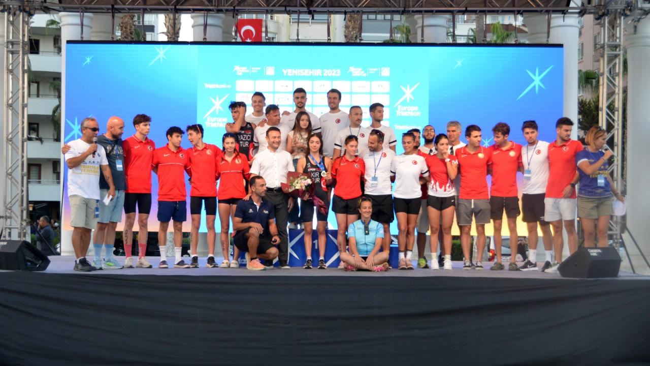 Yenişehir Avrupa Triatlon Kupası'nda milli triatlet Selinay Tuğçe Kır altın madalya kazandı