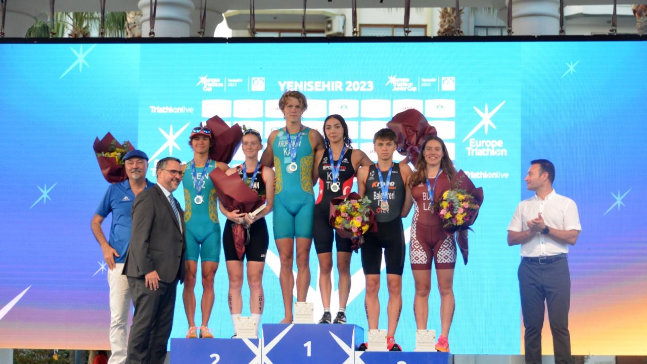 Yenişehir Avrupa Triatlon Kupası'nda milli triatlet Selinay Tuğçe Kır altın madalya kazandı