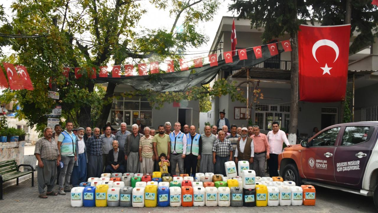 Yenişehir Belediyesi organik solucan gübresi dağıtımını sürdürüyor