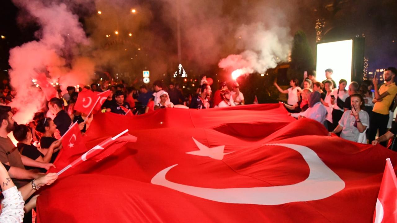 Yenişehir Belediyesinden 100.yıla yakışır kutlamalar 