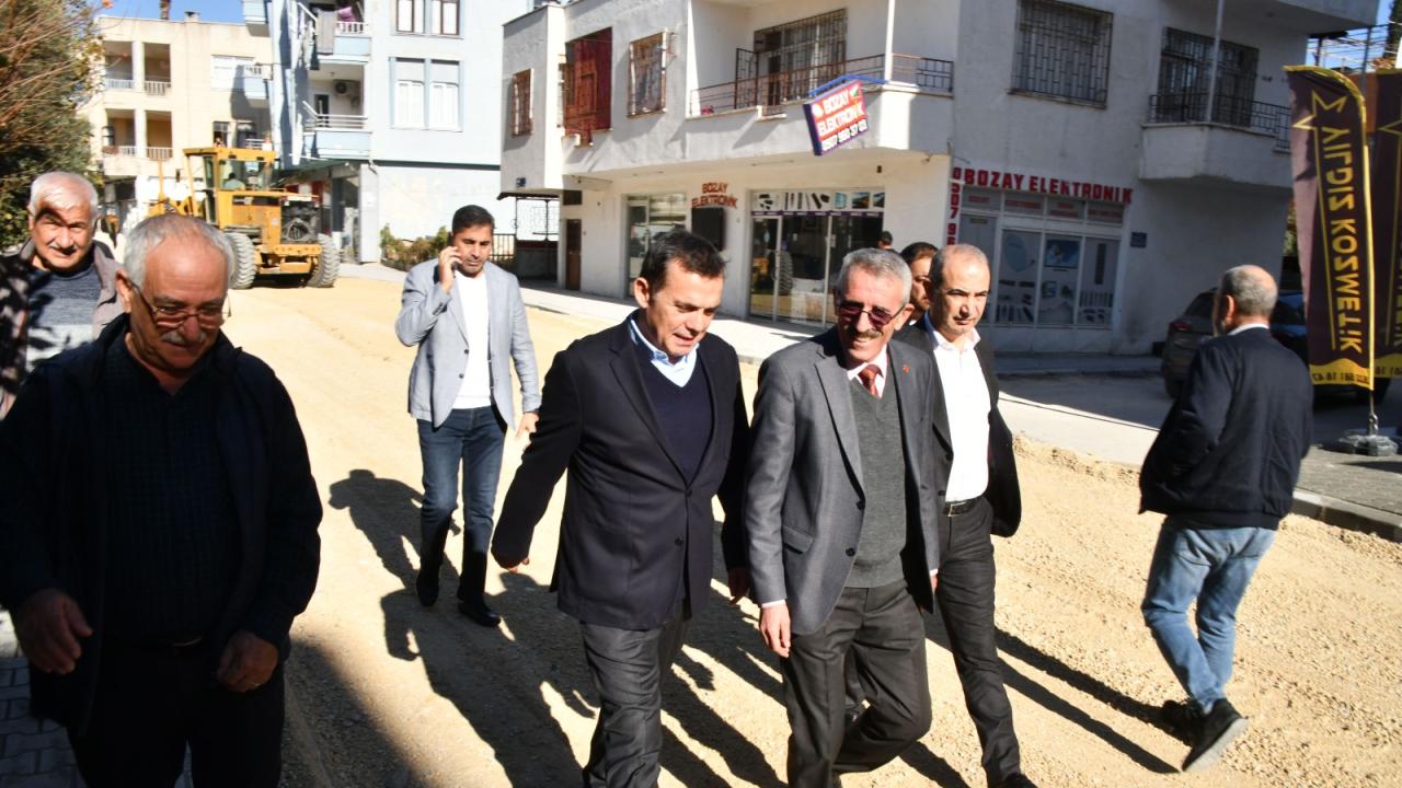 Başkan Abdullah Özyiğit çalışmaları yerinde inceledi, vatandaşlarla buluştu