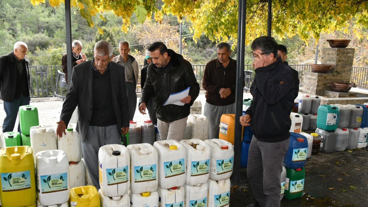 Yenişehir Belediyesinden organik solucan gübresiyle üreticiye destek