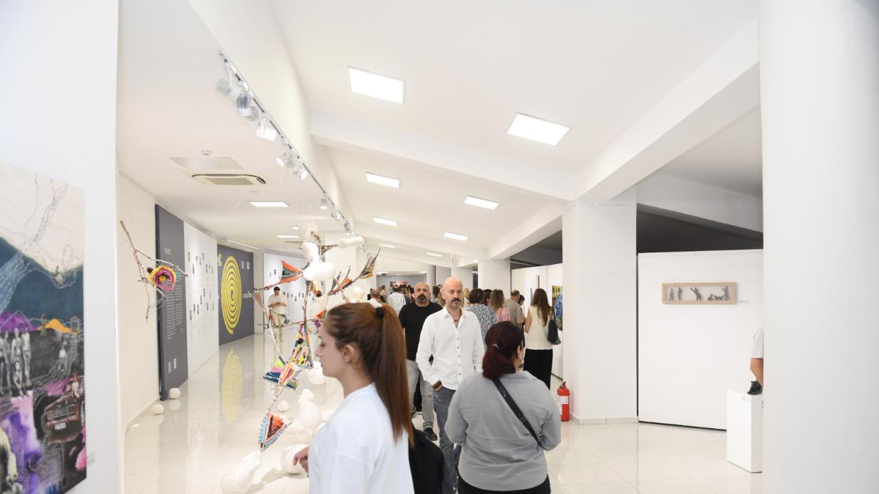 Yenişehir Belediyesi Çukurova’da üreten sanatçıları sergide buluşturdu