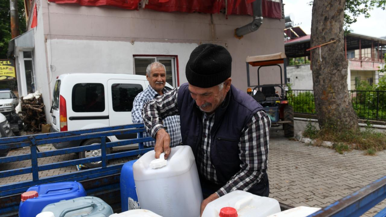 Yenişehir Belediyesi ürettiği organik solucan gübresini çiftçilere ulaştırıyor